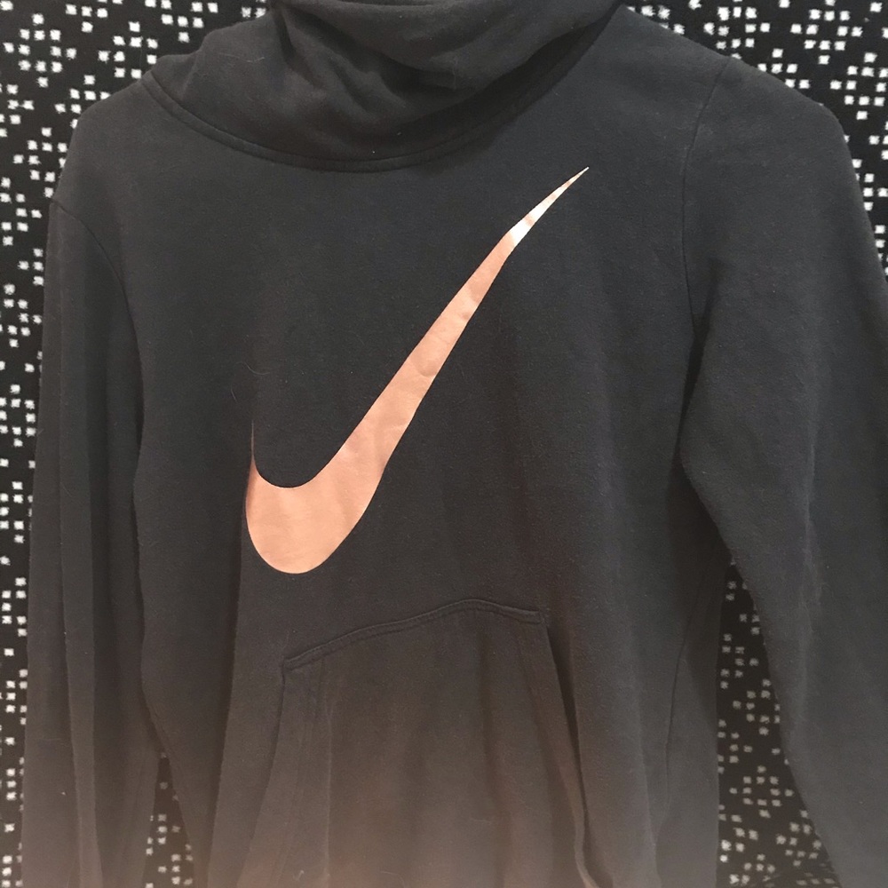matching black sweatshirt to the white and gold 1